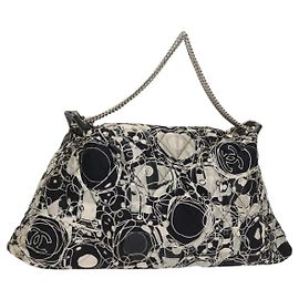 CHANEL Bolsa de Ombro Matelassé Corrente Seda Preta Prata CC Auth 120924 Preto Prata