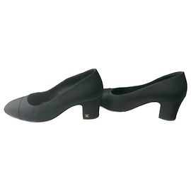 CHANEL UNIFORM Black fabric pumps size 39.5C / Correct Black