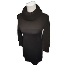 Robe Saint James en laine noire à col roulé Noir