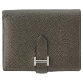 Hermès-Portefeuille compact Bearn en veau Epsom Hermes-Vert