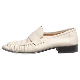 The row Cremfarbene weiche Lederloafers - Größe EU 39 Roh
