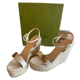 Espadrilles compensées Gucci Marmont, neuves en cuir, couleur blanche, taille 41 EU Crème