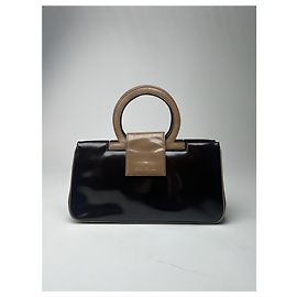 SACS À MAIN SALVATORE FERRAGAMO T. Cuir verni Noir