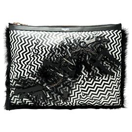 NUOVA CLUTCH BAG KENZO A CHEVRON ZIG ZAG IN PELLE NERA E BIANCA CON PELUCHE Altro
