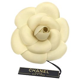 Chanel Kamelien Corsage Brosche Weiß Roh