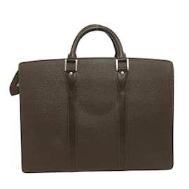 Louis Vuitton-Malette en cuir Taiga Louis Vuitton-Marron