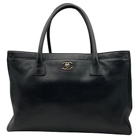 Borsa tote executive grande in pelle caviar Chanel nera / hardware argento Nero