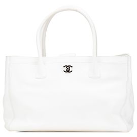 Chanel Weiß Mittel Kalbsleder Executive Cerf Tote Weiß