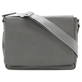 Louis Vuitton-Sac à épaule Roman MM Taiga de Louis Vuitton-Gris