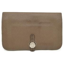 Hermès-Portefeuille Hermès Dogon Duo GM en cuir Togo-Gris