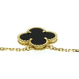 Van Cleef & Arpels-Van Cleef & Arpels Vintage Alhambra Pendant Necklace-Golden