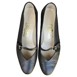 Sapatilhas Salvatore Ferragamo em python preto Preto