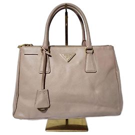 Sac à main Galleria double zip en cuir Saffiano Lux de Prada, rose clair Rose