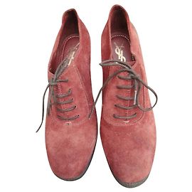 Bottines Yves Saint Laurent en daim rouge Rouge