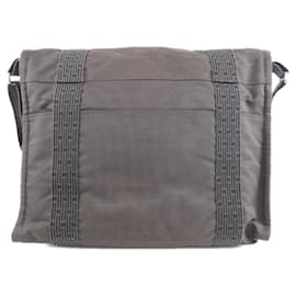 Hermès-Sac à épaule Bassus MM de la ligne Hermes Air-Noir