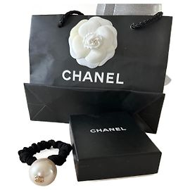 Elástico de cabelo Chanel com pérola preto Preto