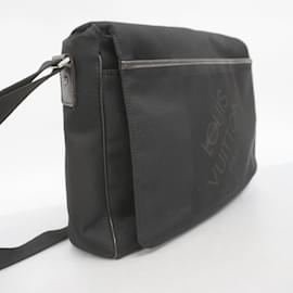 Louis Vuitton-Sac à bandoulière Louis Vuitton Damier Géant Messager NM-Noir