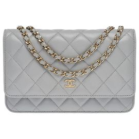 CHANEL Wallet on Chain in Gray Leather - 102633 Grey