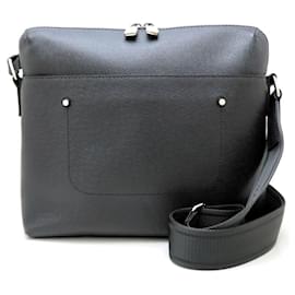 Louis Vuitton-Sac à épaule Louis Vuitton Taiga Grigori PM-Gris