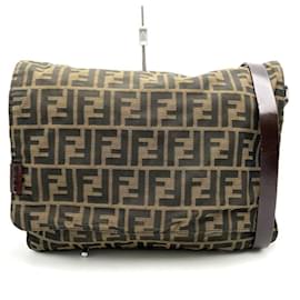 Fendi-Sac à épaule en nylon marron Fendi-Marron