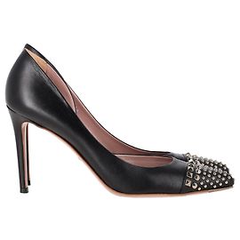 Décolleté in pelle nera con punta chiodata Gucci Nero