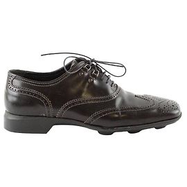 Miu Miu Sapatos de couro preto com cadarços Preto