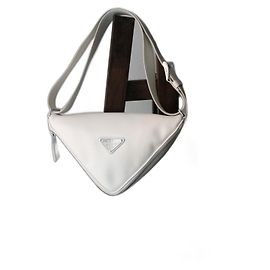 Sac à main Prada Triangle en cuir blanc Blanc