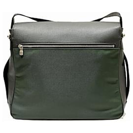 Louis Vuitton-Sac à épaule Louis Vuitton Taiga Victor M30142-Gris