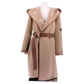 Louis Vuitton Abrigo de lana beige con monogramas Camello