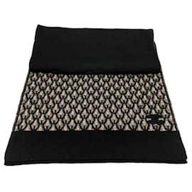 Chanel-Cachecol preto Chanel-Preto