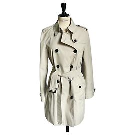 Burberry Prorsum BURBERRY Short trench coat Waterproof Light chalk color Eggshell