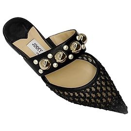 Mules planas de ráfia e couro nappa preto Basette com pérolas da Jimmy Choo Preto