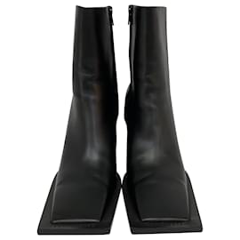 Balenciaga-Balenciaga Moon Ankle Boots in Black Leather-Black