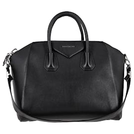 Givenchy-Givenchy Medium Antigona Satchel in Black Leather -Black