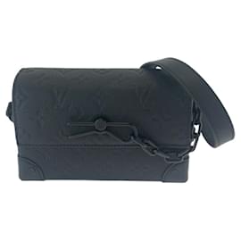 Louis Vuitton-Sac à épaule Monogram Steamer Wearable Wallet de Louis Vuitton-Noir