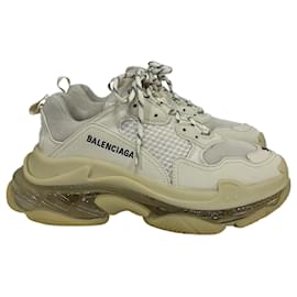 Balenciaga- Balenciaga Triple S Clear Sole Sneakers in White Polyester-White
