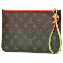 Louis Vuitton-Louis Vuitton Brown Monogram Neverfull Pouch-Brown