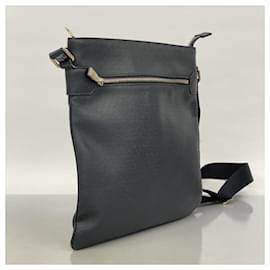 Louis Vuitton-Sac à épaule Sasha Taiga de Louis Vuitton-Autre