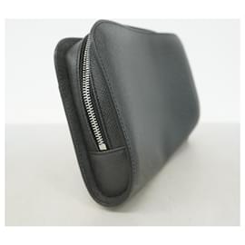 Louis Vuitton-Pochette Baikal en Taiga de Louis Vuitton-Gris