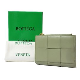 Billetera bi-fold pequeña Cassette de Bottega Veneta Caqui