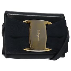 Borsa a spalla Pouch in pelle blu navy oro Auth BA1758 di Salvatore Ferragamo D'oro Blu navy