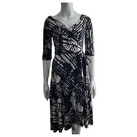 Diane Von Furstenberg DvF Penna Seidenwickelkleid in Schwarz und Weiß Schwarz Weiß