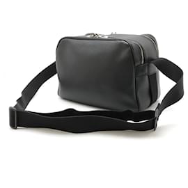 Louis Vuitton-Sac à épaule Louis Vuitton Taiga-Noir