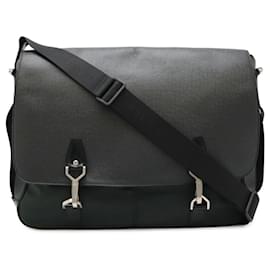 Louis Vuitton-Sac à épaule en cuir Taiga Delceau de Louis Vuitton-Noir