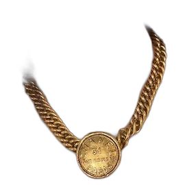 Collier chaîne médaillon vintage Rue Cambon plaqué or Chanel Bijouterie dorée