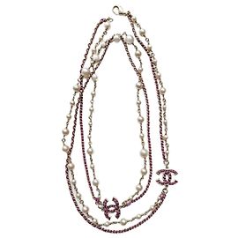 Chanel Colar CC B21P Logo em Couro Rosa com Pérolas e Cristais GHW Rosa