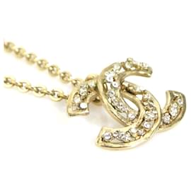Chanel-Chanel Gold and Off-White Necklace with Faux Pearl-Golden,Eggshell