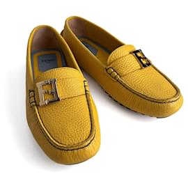 Fendi-Mocassin en cuir Baguette 38 1/2 Jaune-Jaune