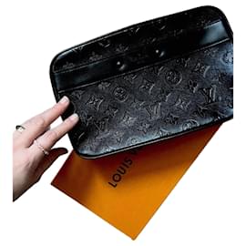 Louis Vuitton-Trousse Poche Toilette GM Louis Vuitton Monogram Shadow noire M68589-Noir