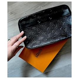 Louis Vuitton-Trousse Poche Toilette GM Louis Vuitton Monogram Shadow noire M68589-Noir